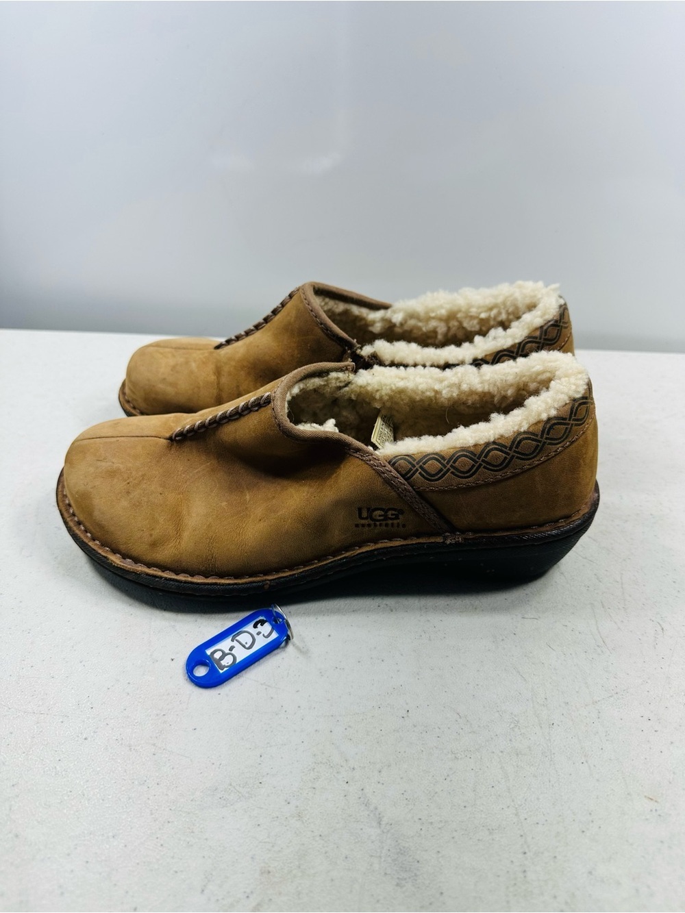 UGG Clog Slippers Womens Size 8 Brown Leather Sheepskin Slip On Shoes